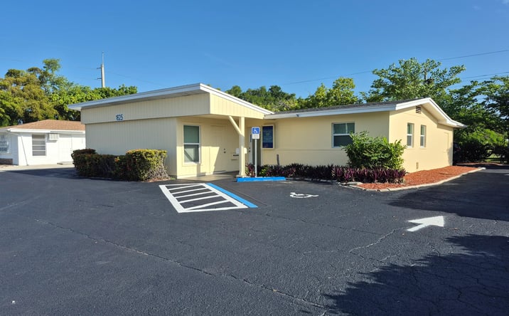 Pictures of Office property located at 1625 Colonial Blvd, Fort Myers, FL 33907 for sales - image #1