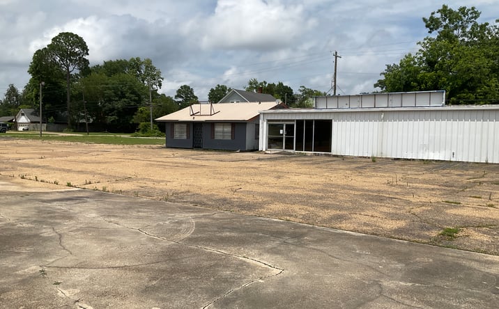 Pictures of Retail, Office, Mixed Use property located at 501 MAIN ST S, AMORY, MS 38821 for sales - image #1