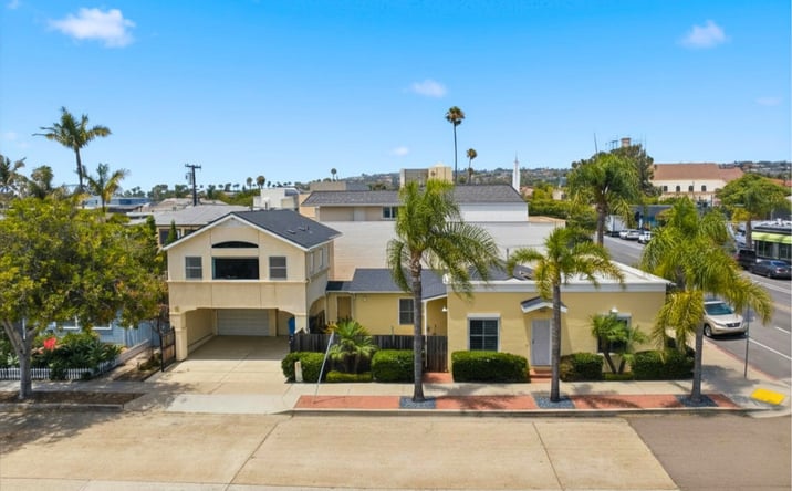 Pictures of Multifamily property located at 4652 Cass St, Pacific Beach, CA 92109 for sales - image #1