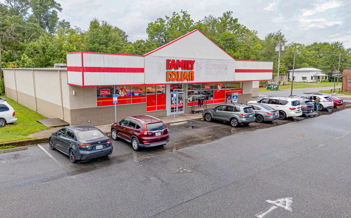 Pictures of Retail property located at 17 W Washington St, Chattahoochee, FL 32324 for sales - image #1