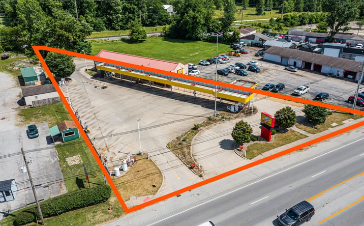 Pictures of Retail, Land, Special Purpose property located at 7773 DIXIE HWY, LOUISVILLE, KY 40258-1411 for sales - image #1