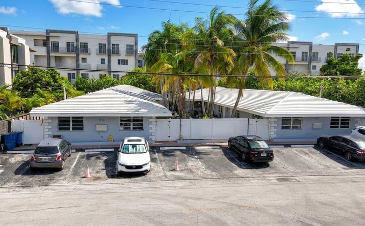 Pictures of Multifamily property located at 1030 N Victoria Park Rd, Fort Lauderdale, FL 33304 for sales - image #1