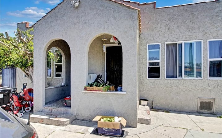 Pictures of Multifamily property located at 5420 Manhattan Place, Los Angeles, CA 90062 for sales - image #1