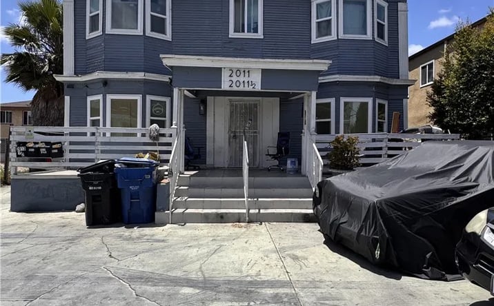 Pictures of Multifamily property located at 2011 Arlington, Los Angeles, CA 90018 for sales - image #1