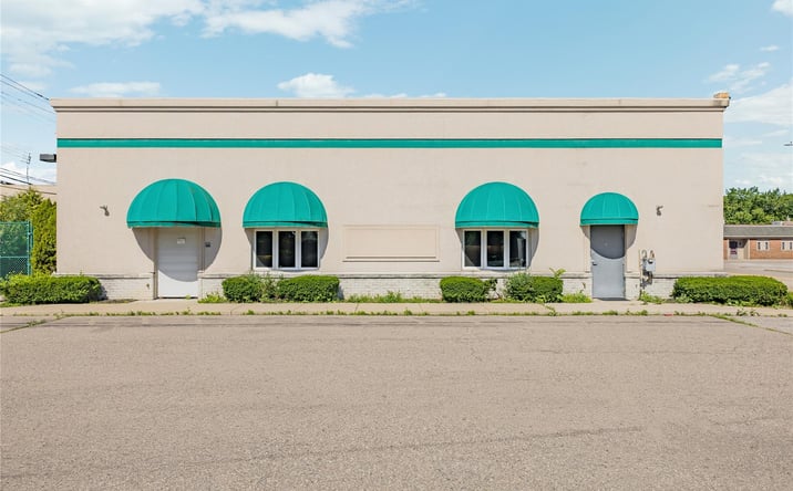 Pictures of Multifamily property located at 14211 W 11 MILE Road, Oak Park, MI 48237 for sales - image #1