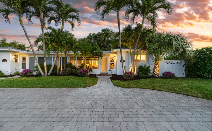 Pictures of Multifamily property located at 7 Fayette Drive, Boynton Beach, FL 33435 for sales - image #1