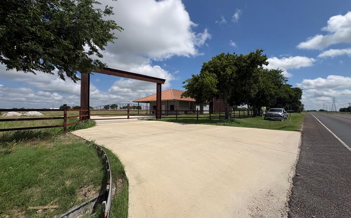 Pictures of Mixed Use, Land property located at 16100 S US HWY 77, MILFORD, TX 76670 for sales - image #1
