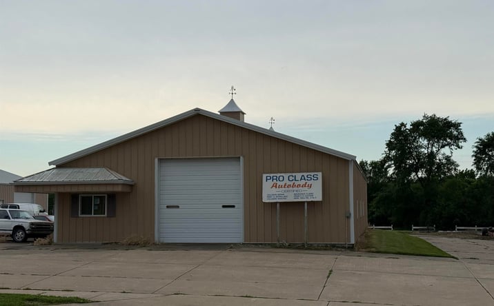 Pictures of Retail, Industrial property located at 1019 W GRANT Street, Macomb, IL 61455 for sales - image #1