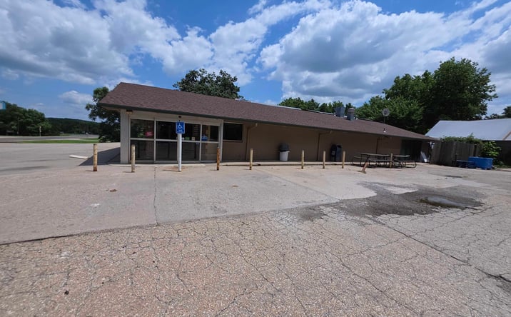 Pictures of Retail property located at 901 Oak ST, Valley Falls, KS 66088 for sales - image #1