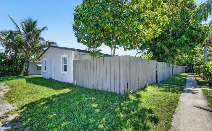Pictures of Multifamily property located at 3382 Rudolf Road, Lake Worth, FL 33461 for sales - image #1