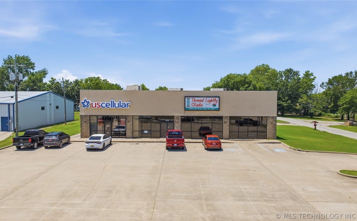 Pictures of Retail, Office, Mixed Use property located at 1600 S WOOD DR, OKMULGEE, OK 74447 for sales - image #1