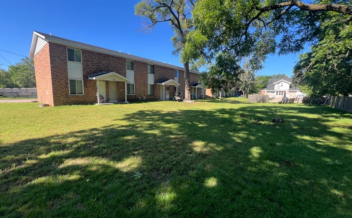 Pictures of Multifamily property located at 863 Lincoln Avenue, Holland, MI 49423 for sales - image #1