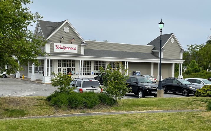 Pictures of Retail property located at 461 MAIN ST, SACO, ME 04072 for sales - image #1