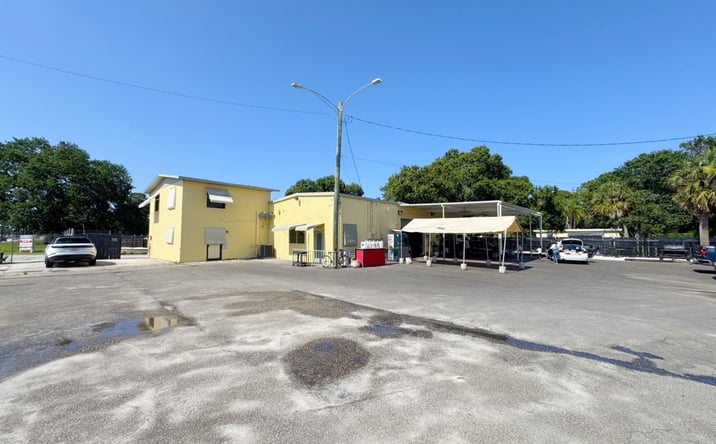 Pictures of Multifamily, Special Purpose, Industrial property located at 302 N 25th Street, Fort Pierce, FL 34947 for sales - image #1