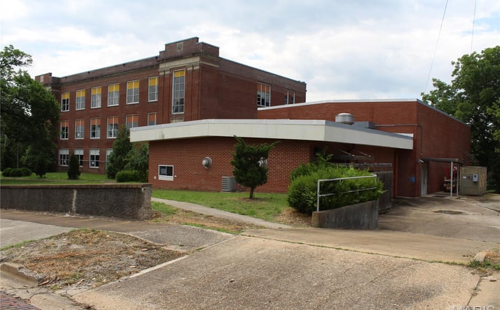 Pictures of Retail, Multifamily, Office, Mixed Use, Special Purpose property located at 910 Vine Street, Poplar Bluff, MO 63901 for sales - image #1