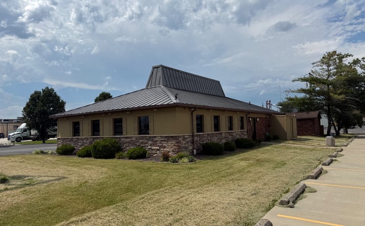 Pictures of Office property located at 1714 W. Main St, Carmi, IL 62821 for sales - image #1