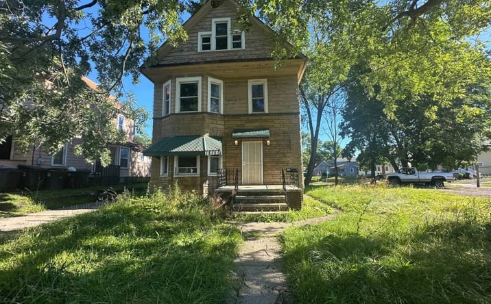 Pictures of Mixed Use property located at 905 E Buchtel Ave, Akron, OH 44305 for sales - image #1