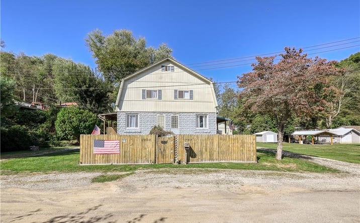 Pictures of Multifamily property located at 1751 Crawford Avenue, Wellsville, OH 43968 for sales - image #1