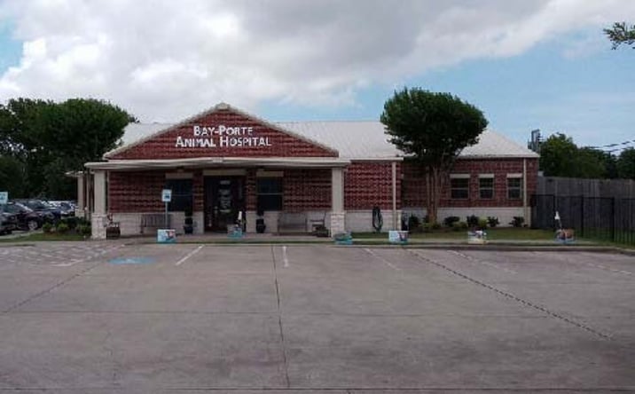 Pictures of Retail property located at 10105 W Fairmont Pky, La Porte, TX 77571 for sales - image #1