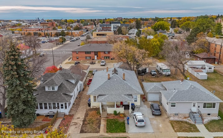 Pictures of Multifamily property located at 213 2nd Ave E, Dickinson, ND 58601 for sales - image #1