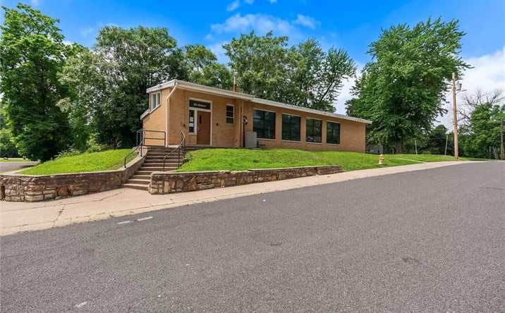 Pictures of Office property located at 110 Murray Drive, Excelsior Springs, MO 64024 for sales - image #1