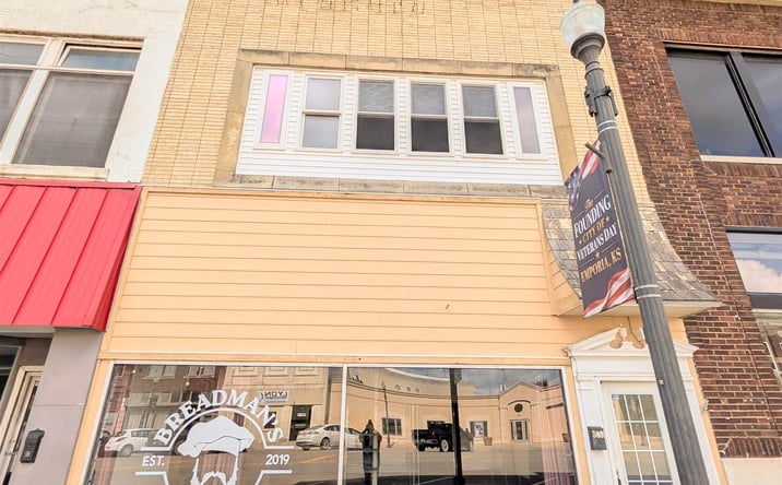 Pictures of Business for Sale, Retail property located at 509 Commercial St, Emporia, KS 66801-4005 for sales - image #1