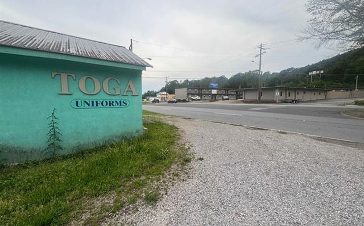 Pictures of Office property located at 1100 East Grand Avenue, Hot Springs, AR 71901 for sales - image #1
