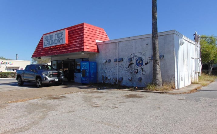 Pictures of Retail property located at 650 Elizabeth St., Brownsville, TX 78520 for sales - image #1
