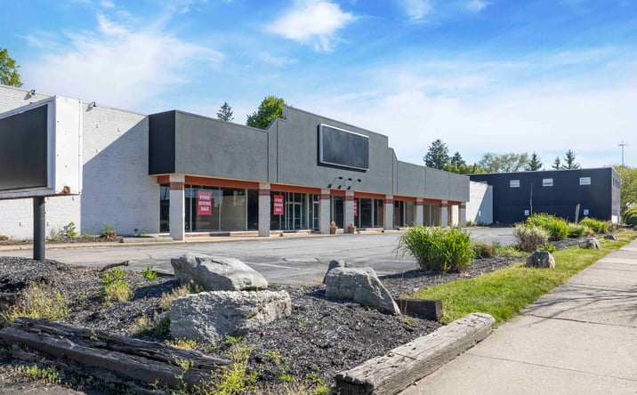 Pictures of Retail property located at 7590 Mentor Avenue, Mentor, OH 44060 for sales - image #1