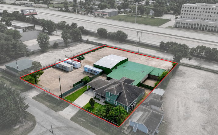Pictures of Retail, Industrial property located at 9024 Eastex Freeway, Houston, TX 77093 for sales - image #1