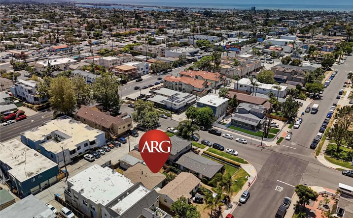 Pictures of Multifamily property located at 2109-11 Felspar Street, San Diego, CA 92109 for sales - image #1