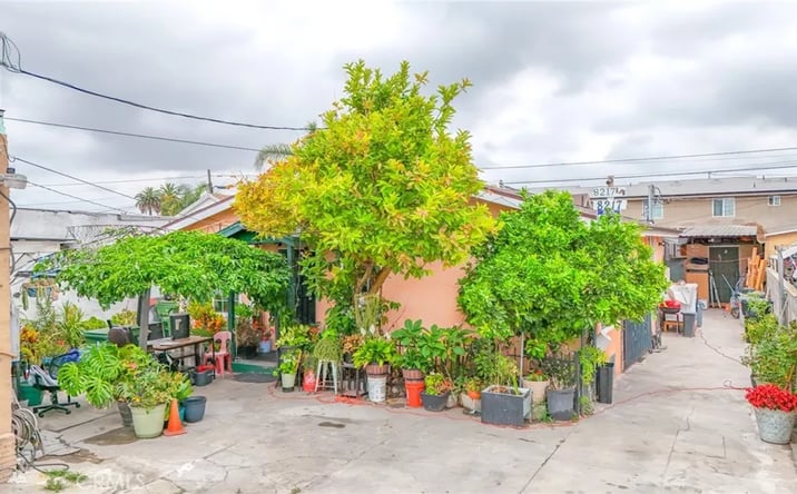 Pictures of Multifamily property located at 8217 Broadway Street, Los Angeles, CA 90003 for sales - image #1