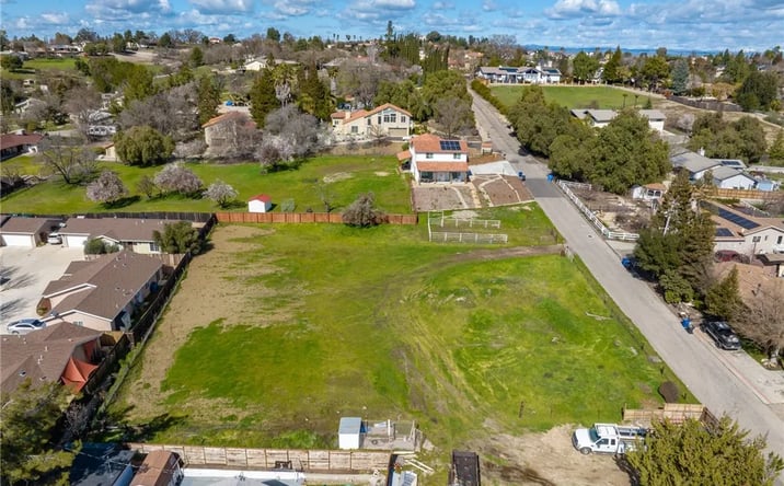 Pictures of Land property located at Orchard, Paso Robles, CA 93446 for sales - image #1