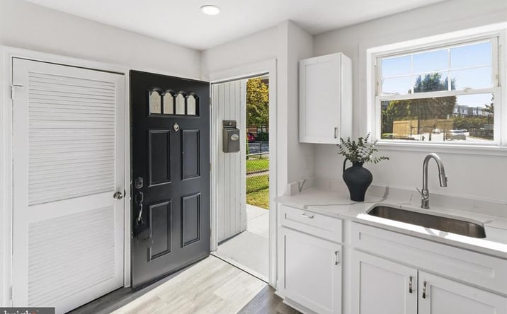 Pictures of Multifamily property located at 1019 First Street, Alexandria, VA 22314 for sales - image #1