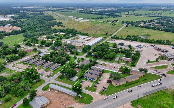 Pictures of Multifamily property located at 710 Hall St, 707 N O'Neal St, 601 N O'Neal St, Caldwell, TX 77836 for sales - image #1
