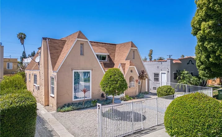 Pictures of Multifamily property located at 2839 Hillcrest Drive, Los Angeles, CA 90016 for sales - image #1