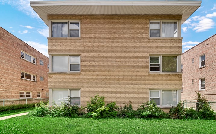 Pictures of Multifamily property located at 6044 N Mozart Street, Chicago, IL 60659 for sales - image #1