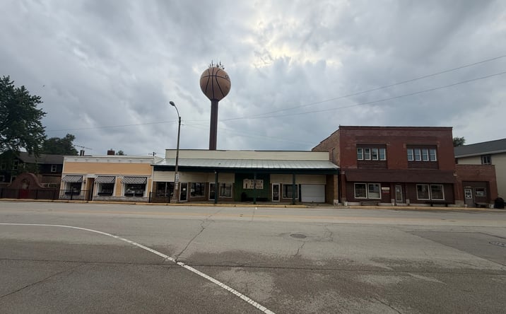 Pictures of Retail property located at 9937 Main Street, Hebron, IL 60034 for sales - image #1