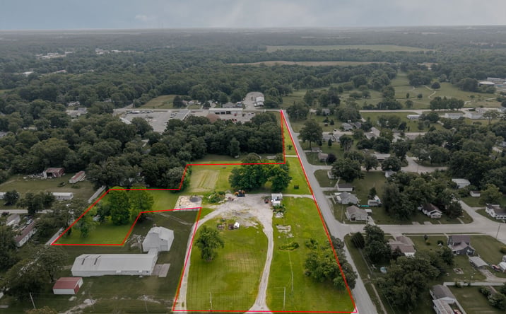 Pictures of Land property located at Lot 1 S Washington Street, Salem, IL 62881 for sales - image #1