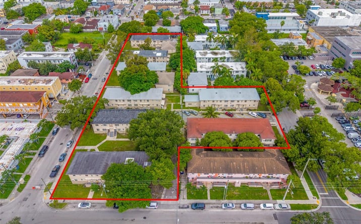 Pictures of Multifamily property located at 931 SW 3rd St, Miami, FL 33130 for sales - image #1
