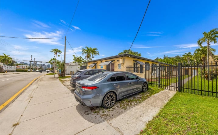Pictures of Land property located at 1731 SW 8th St, Miami, FL 33135 for sales - image #1
