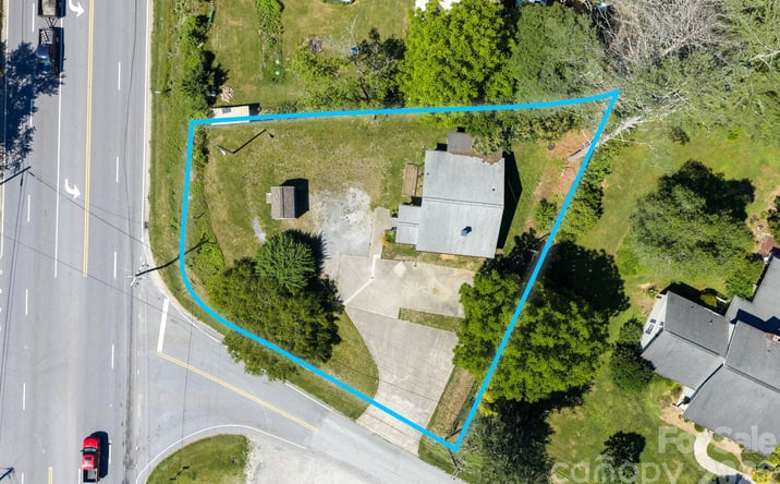Pictures of Retail property located at 440V Carolina Avenue, Brevard, NC 28712 for sales - image #1