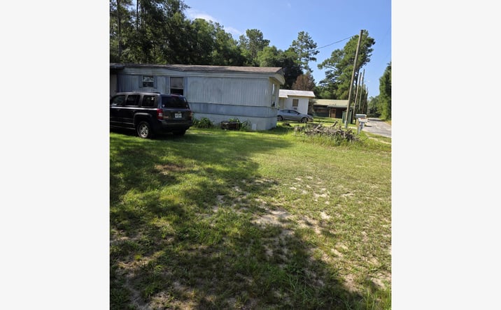 Pictures of Retail, Mobile Home Park property located at 109 Lilly Pad Road, Leakesville, MS 39451 for sales - image #1