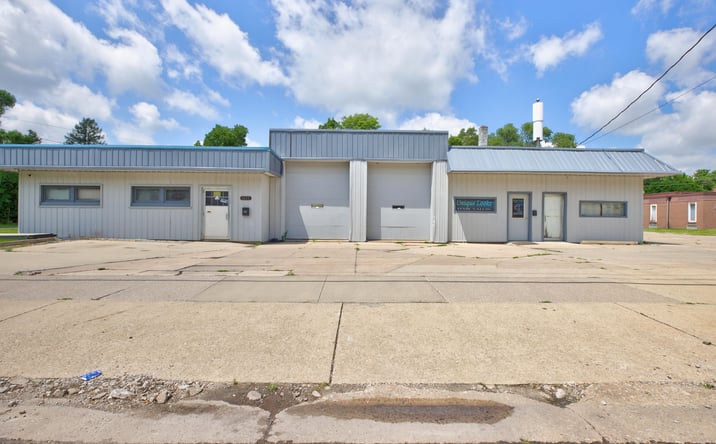 Pictures of Retail, Office property located at 1611 East 4th Street, Waterloo, IA 50703 for sales - image #1