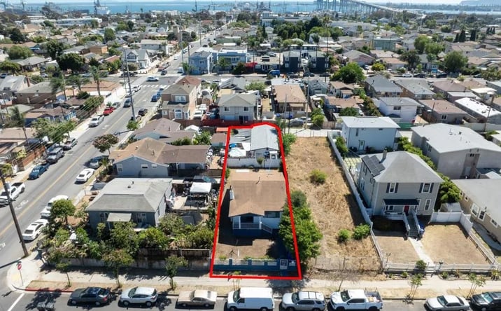 Pictures of Multifamily property located at 2181-2181 1/2 Franklin Avenue, San Diego, CA 92113 for sales - image #1