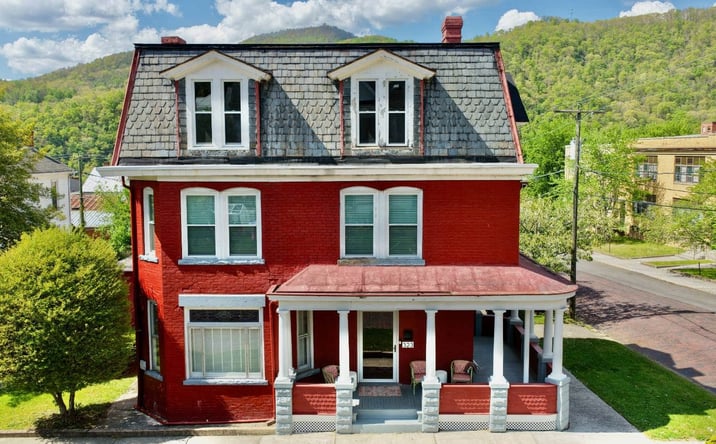 Pictures of Special Purpose property located at 323 Ballengee Street, Hinton, WV 25951 for sales - image #1