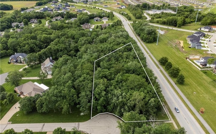 Pictures of Land, Multifamily property located at 802 SE Willow Ridge Drive, Blue Springs, MO 64014 for sales - image #1
