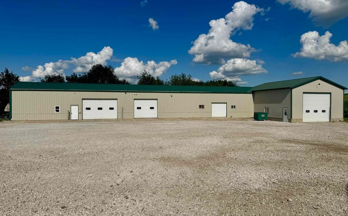 Pictures of Land property located at 2190 Old 6 Road, Victor, IA 52347 for sales - image #1
