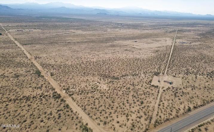 Pictures of Land property located at 306-27-045 S Colorado Road, Golden Valley, AZ 86413 for sales - image #1