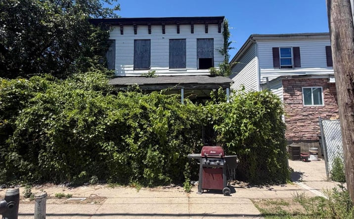 Pictures of Multifamily property located at 246 Grandview Avenue, Staten Island, NY 10303 for sales - image #1